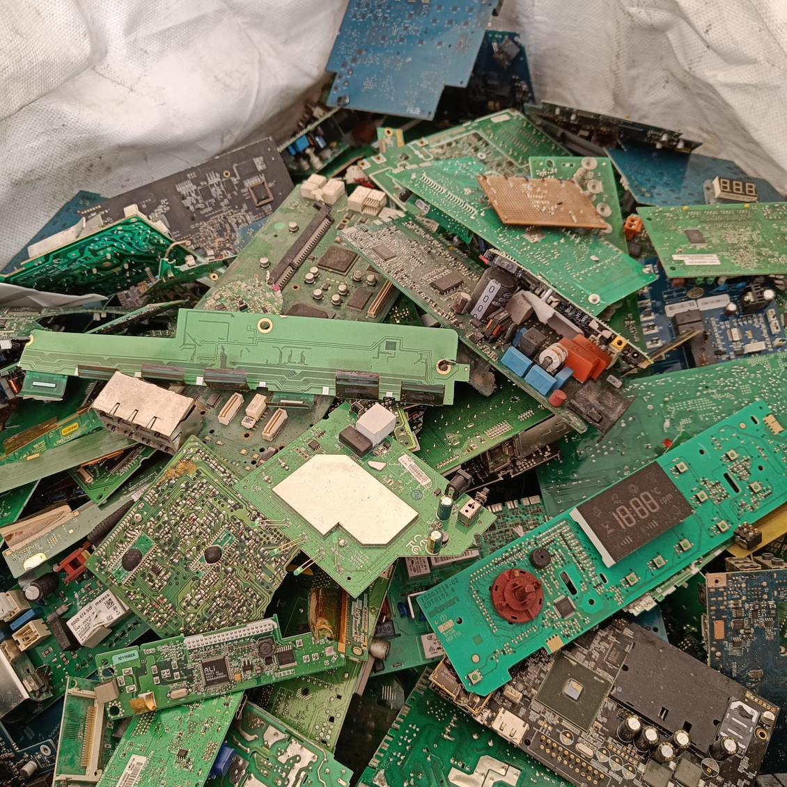Electrical boards recycling